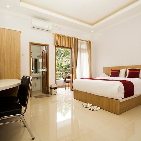 Banua Raya Homestay Yogyakarta Exterior photo