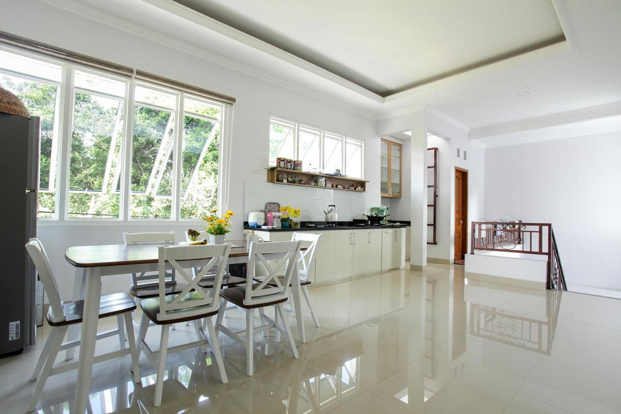 Banua Raya Homestay Yogyakarta Exterior photo