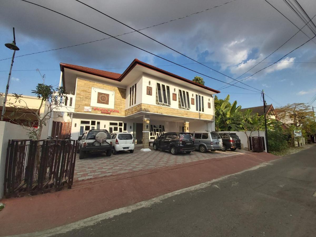 Banua Raya Homestay Yogyakarta Exterior photo
