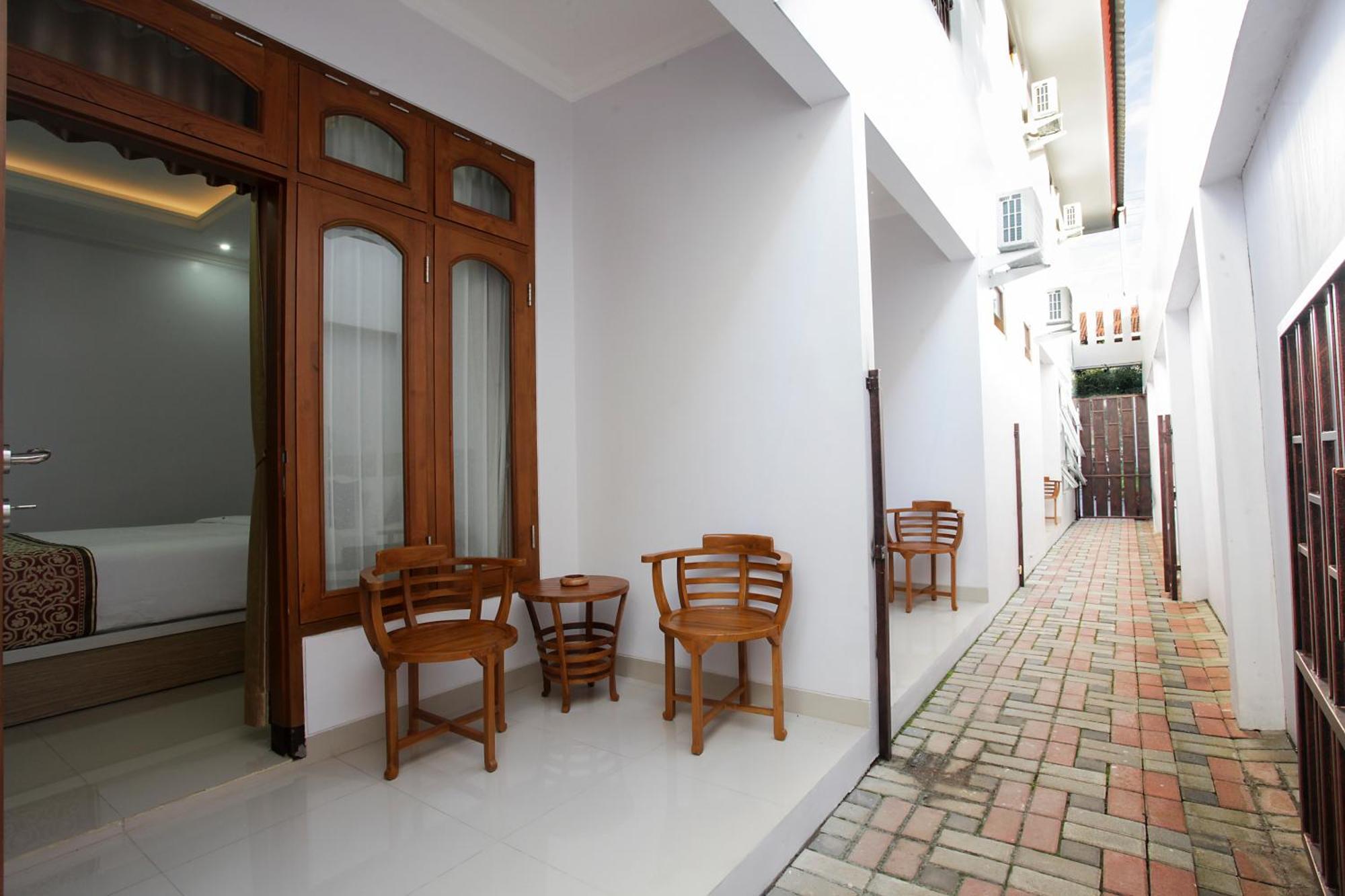 Banua Raya Homestay Yogyakarta Exterior photo