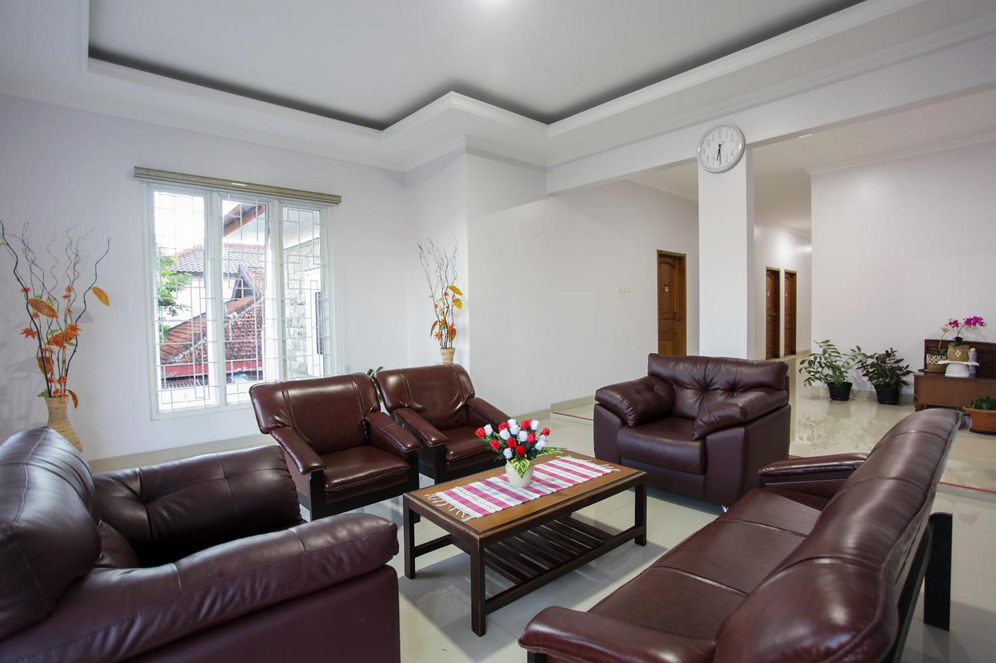 Banua Raya Homestay Yogyakarta Exterior photo